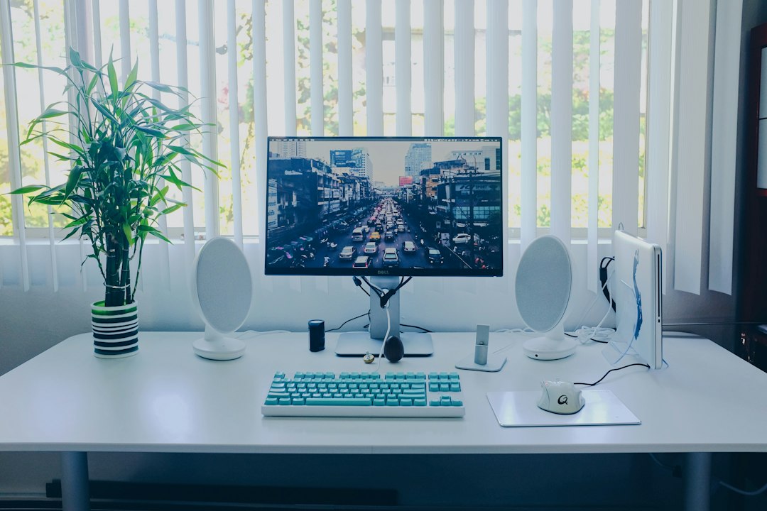 Office desktop computer with monitor and keyboard – desktop rental in Dubai