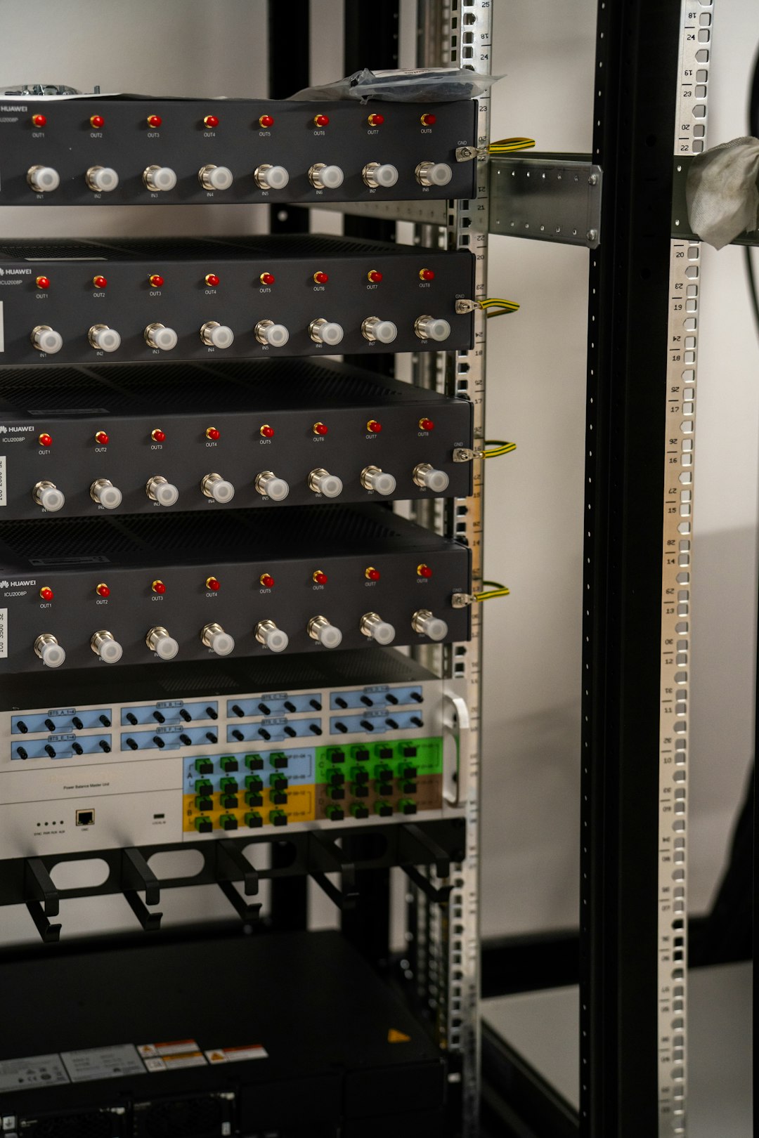 Server rack with network switches – server and networking equipment rental in Dubai